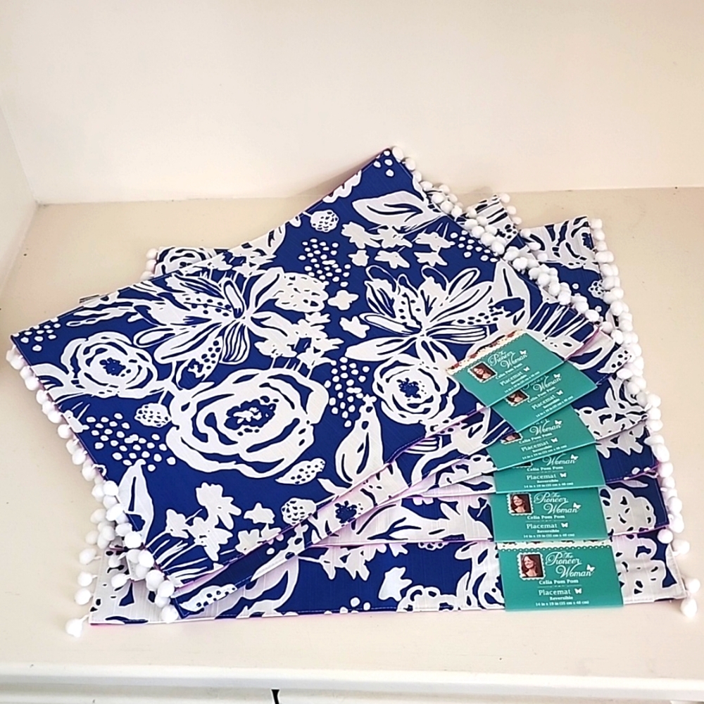 HTF Pioneer Woman 6 Celia Pom Pom Reversible Placemats NWT
